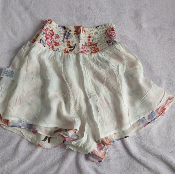 Z Supply floral shorts - Picture 5 of 7